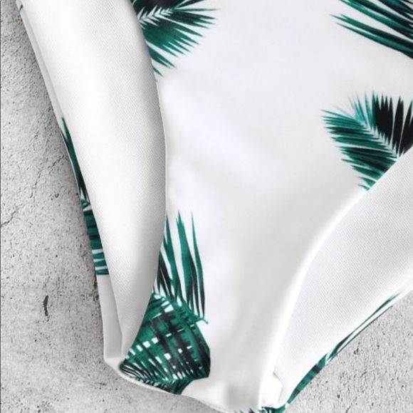 NWOT Leafy Bathing suit bottom - Picture 6 of 7